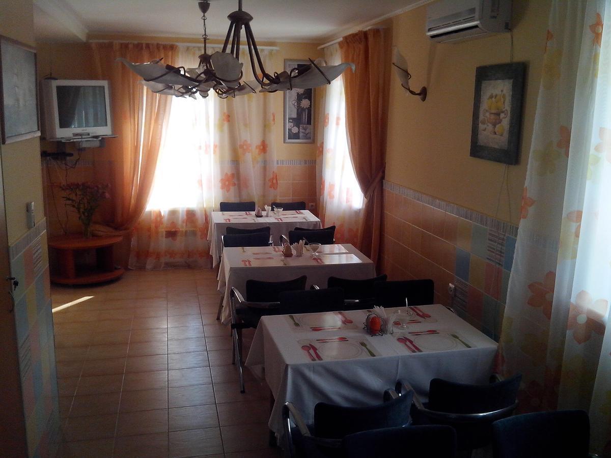 Бестужевский Дворик Gagra Exterior foto